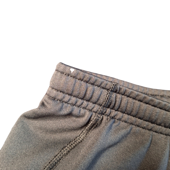 Brooks athletic shorts - Picture 5 of 9